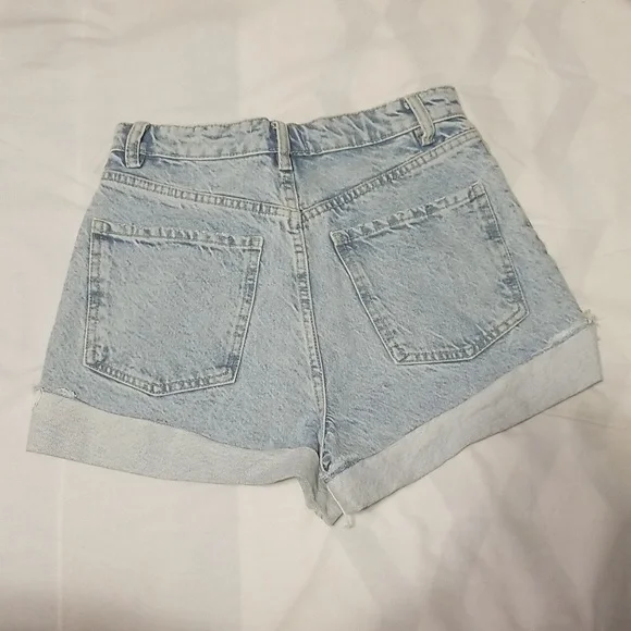 NWT Zara Denim Shorts Women's Size 4 Color Light Blue - Picture 2 of 10